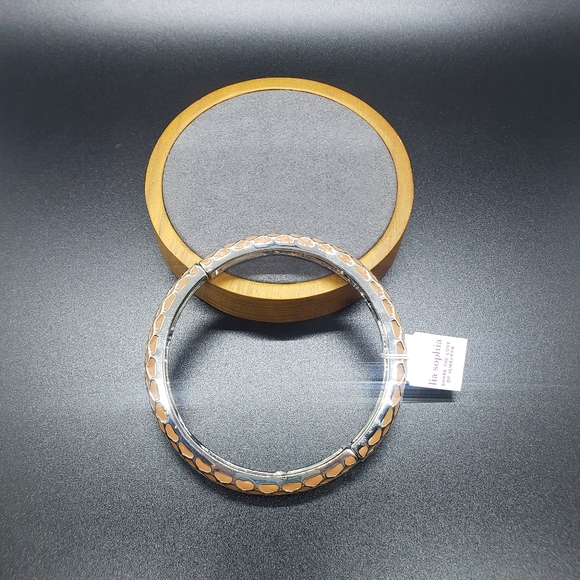 Lia Sophia Bangle 💕 - Picture 4 of 7